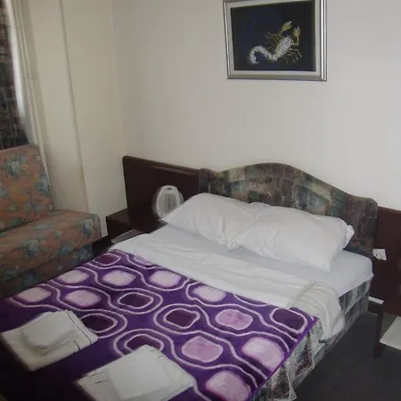 Oda ve Kahvaltı Inex 3*