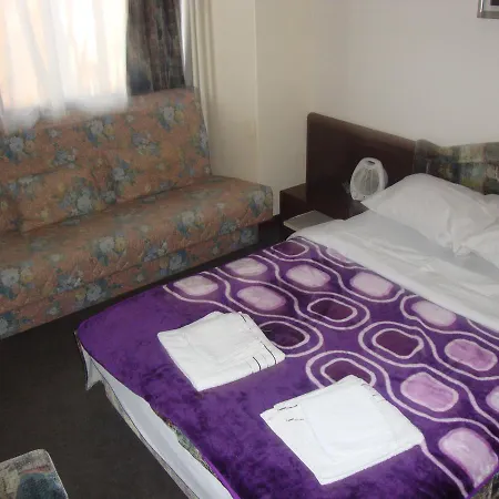 Oda ve Kahvaltı Inex 3*